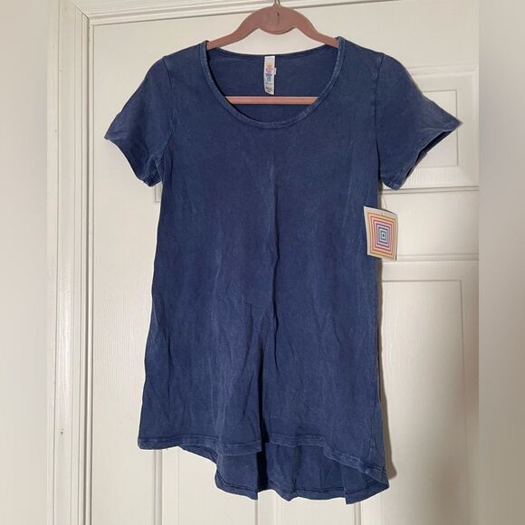 NWT Lularoe Classic Tee - Picture 1 of 4